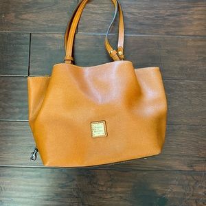Dooney & bourke